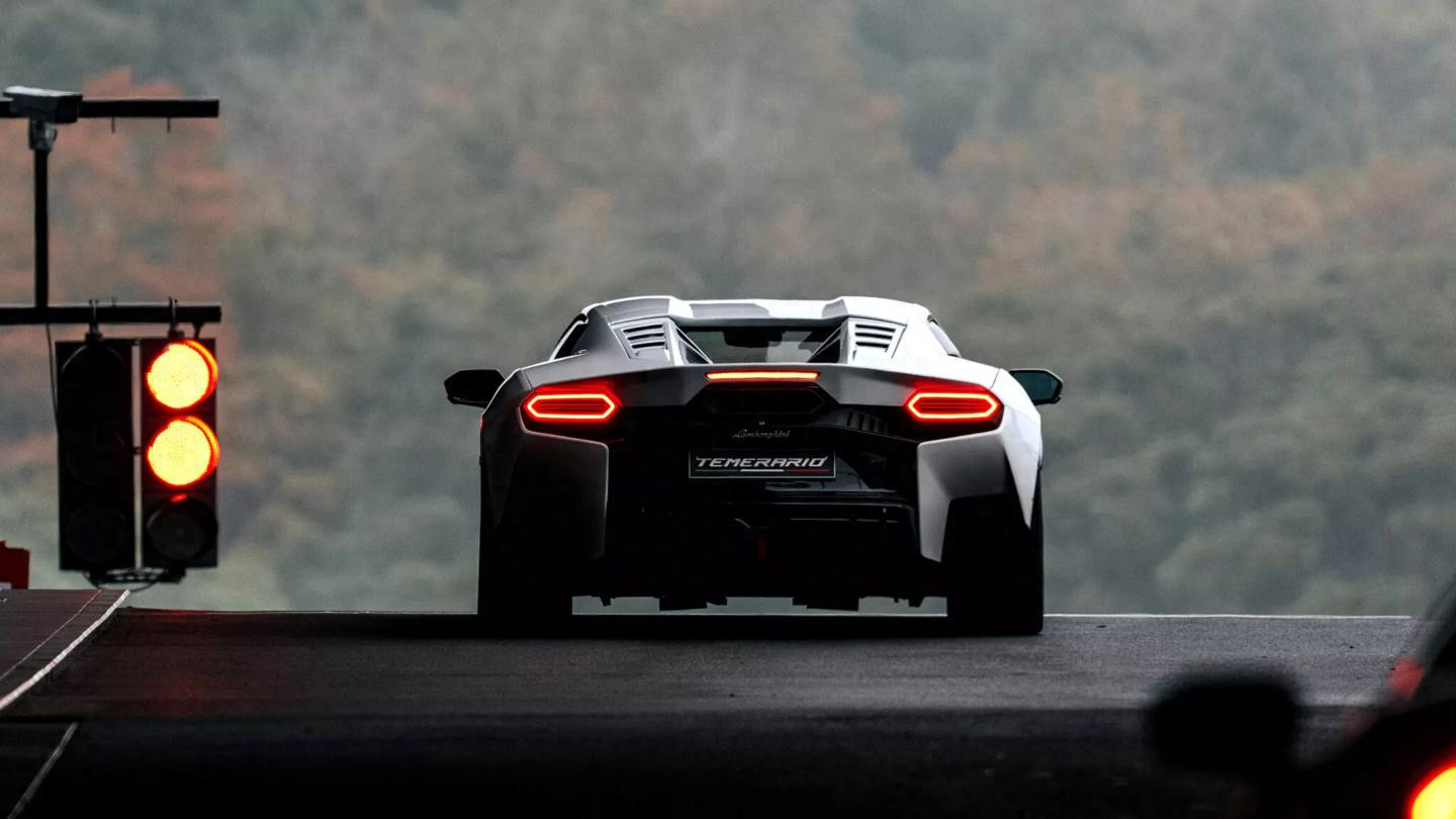 《MotorTrend》实测兰博基尼Temerario这款新车的性能表现超亮眼