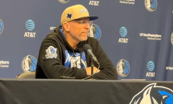 独行侠主帅基德接受了媒体的采访，被问到库珀-弗拉格、安东尼-戴维斯和凯里-欧文同