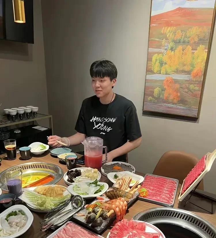周琦吃个鸡蛋灌饼，被念叨10年！