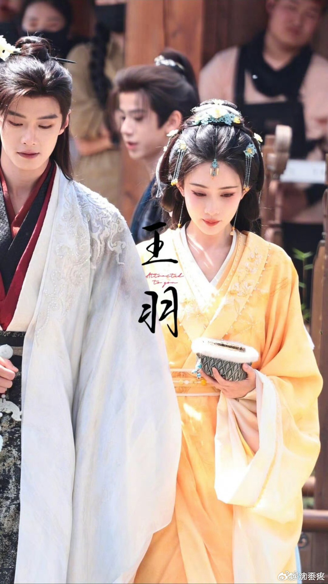 孟子义百花杀钉珠汉服孟子义真的很适合穿黄色！无论古装还是礼服都很好看，是活泼明艳