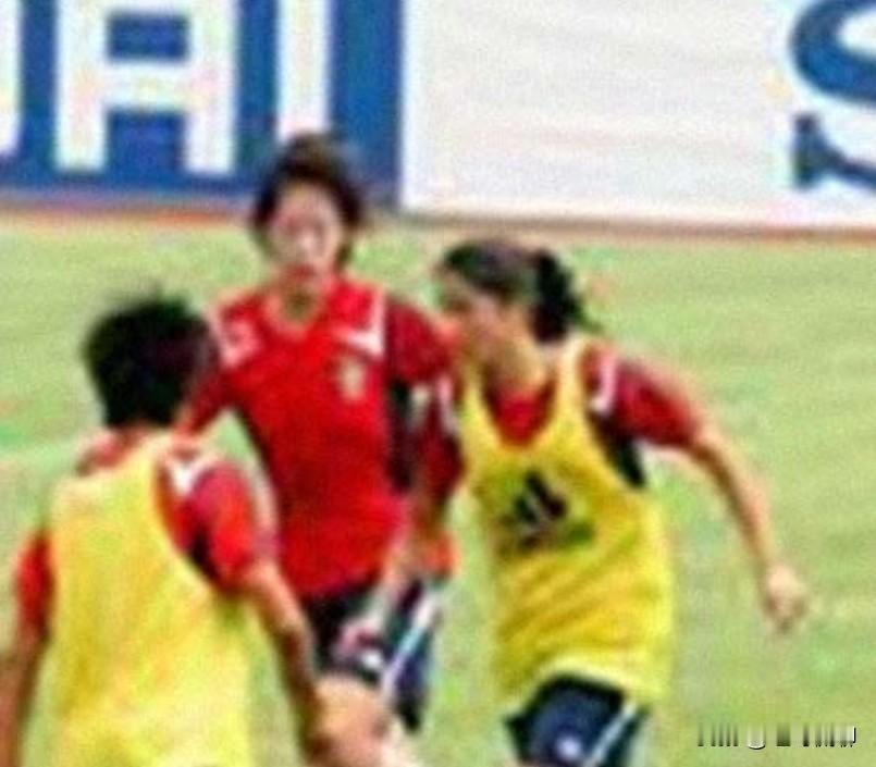 没想到苏超的热度超过了中超，更没想到苏超冠军泰州队的主教练还是女教头-周高萍，是