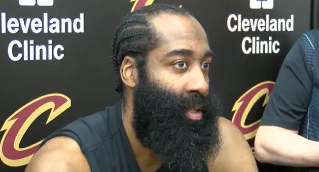 NBA季后赛，骑士后卫詹姆斯-哈登今天接受了媒体采访。谈到自己在G4的7次失误