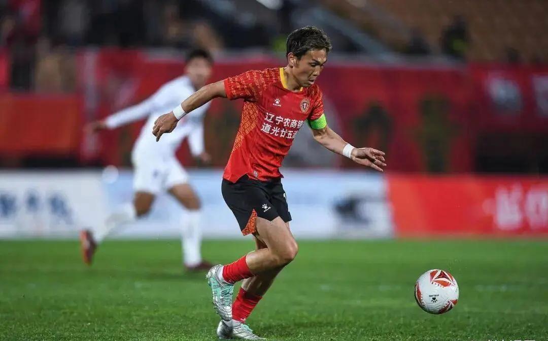 辽宁铁人前几轮步子迈得太大，这会儿慢慢好起来了，2-1击败北京国安，铁人阵容非常