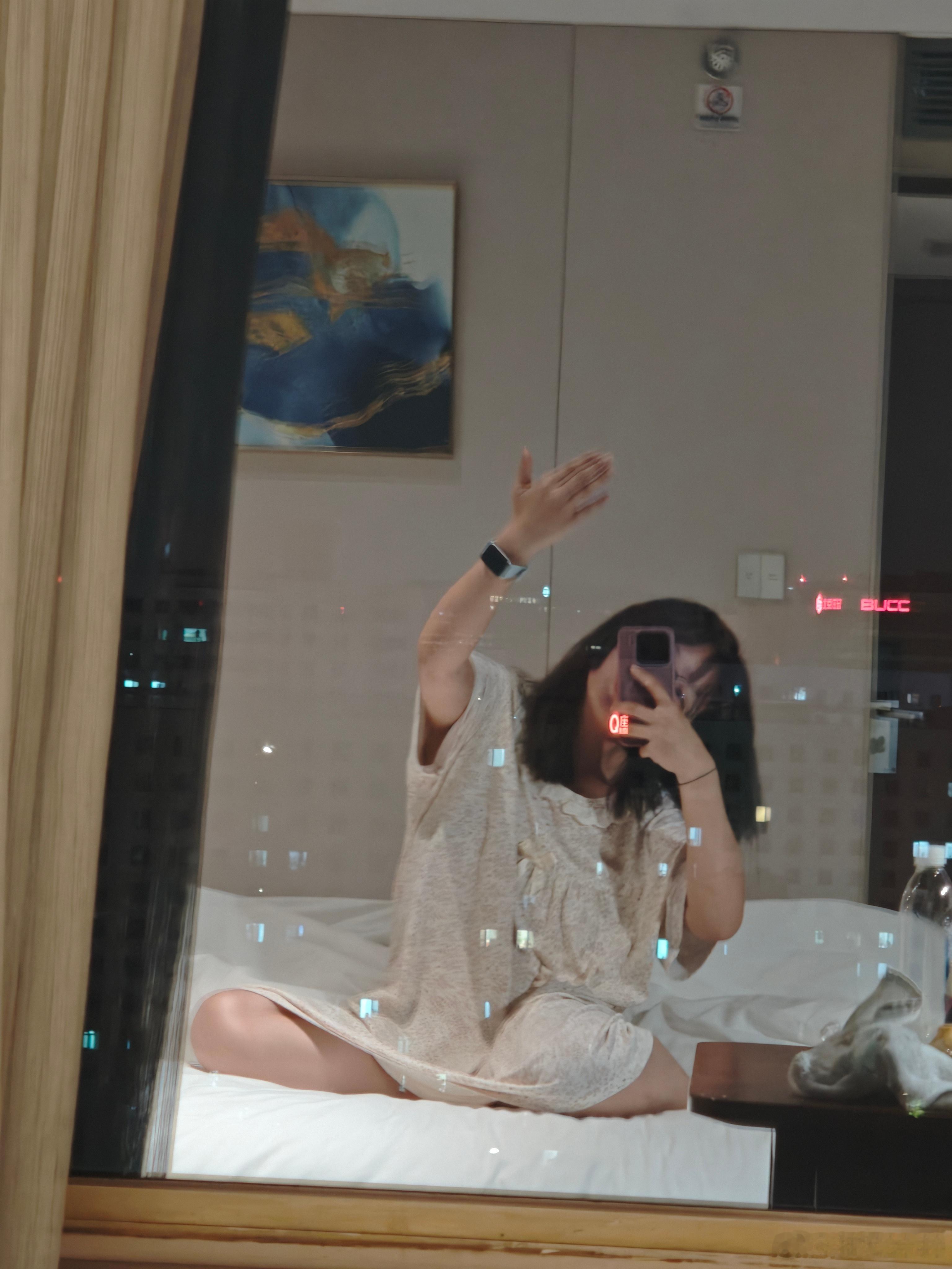 睡前博：炫耀一下我的小手环哦～晚安！