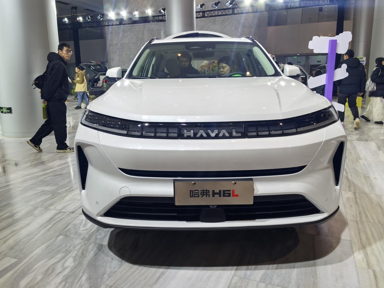 今天哈弗H6L正式上市了，限时10.39万起，这是一款为爱升舱的座驾，也是老魏很