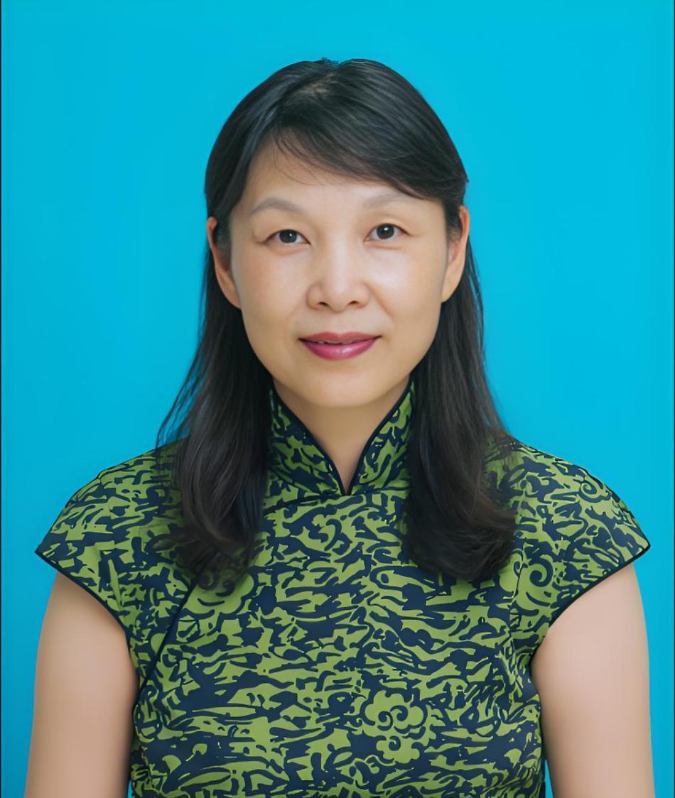 杜建英其实很无辜，很可怜，大家只关注她的长相和小三的身份，却忽略了她是个人才，而