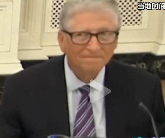 比尔盖茨的眼睛亮了，当他听到总统先生说“对于中国，我们遥遥领先，真的遥遥领先”的