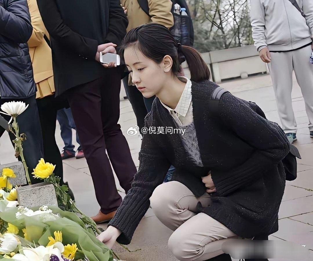 据说这是陈都灵素人时期，这颜值适合做明星吗？