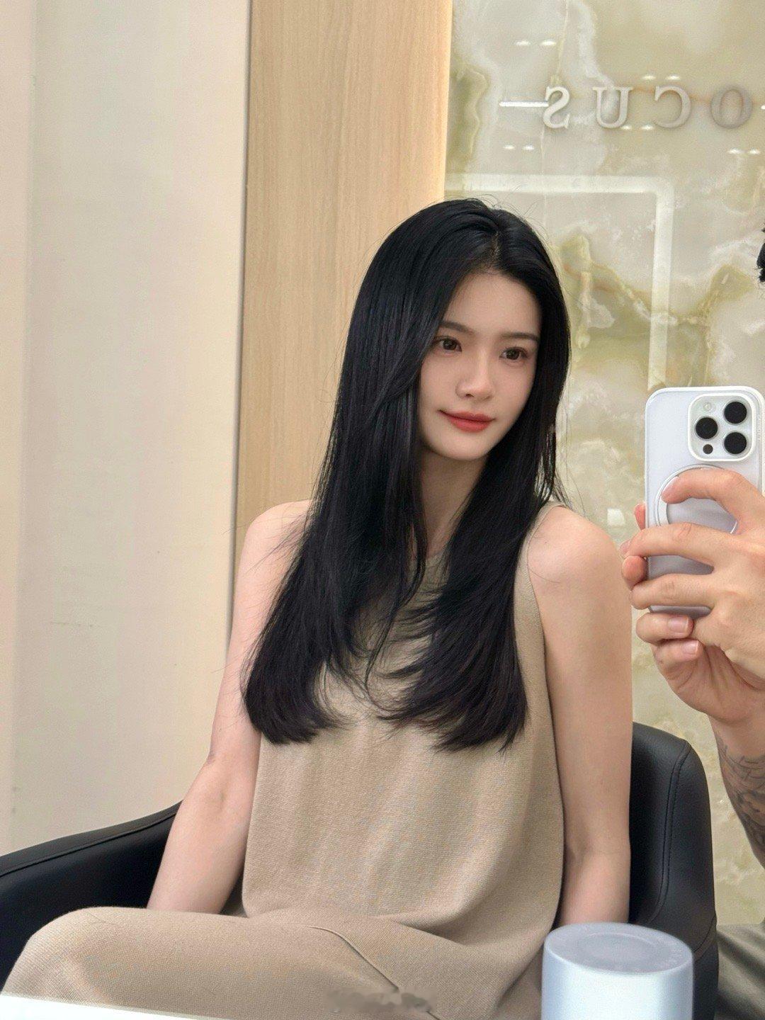剪了一个高层次💇头瞬间轻了五斤​​​