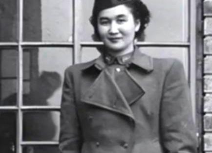 1940年，地下党员康乃尔正在茶楼搓麻将，一位军统女特工突然轻拍他的肩膀，递了个