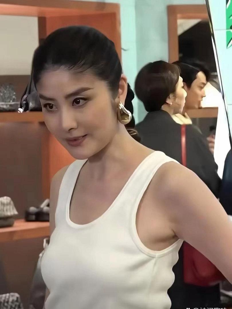 53岁的陈慧琳，完全看不出来吧！​​​