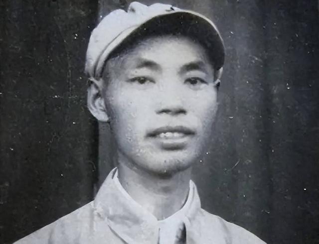 1949年春天，二野第11军政委鲍先志跟随部队解放了湖北麻城。战斗结束后，鲍先志