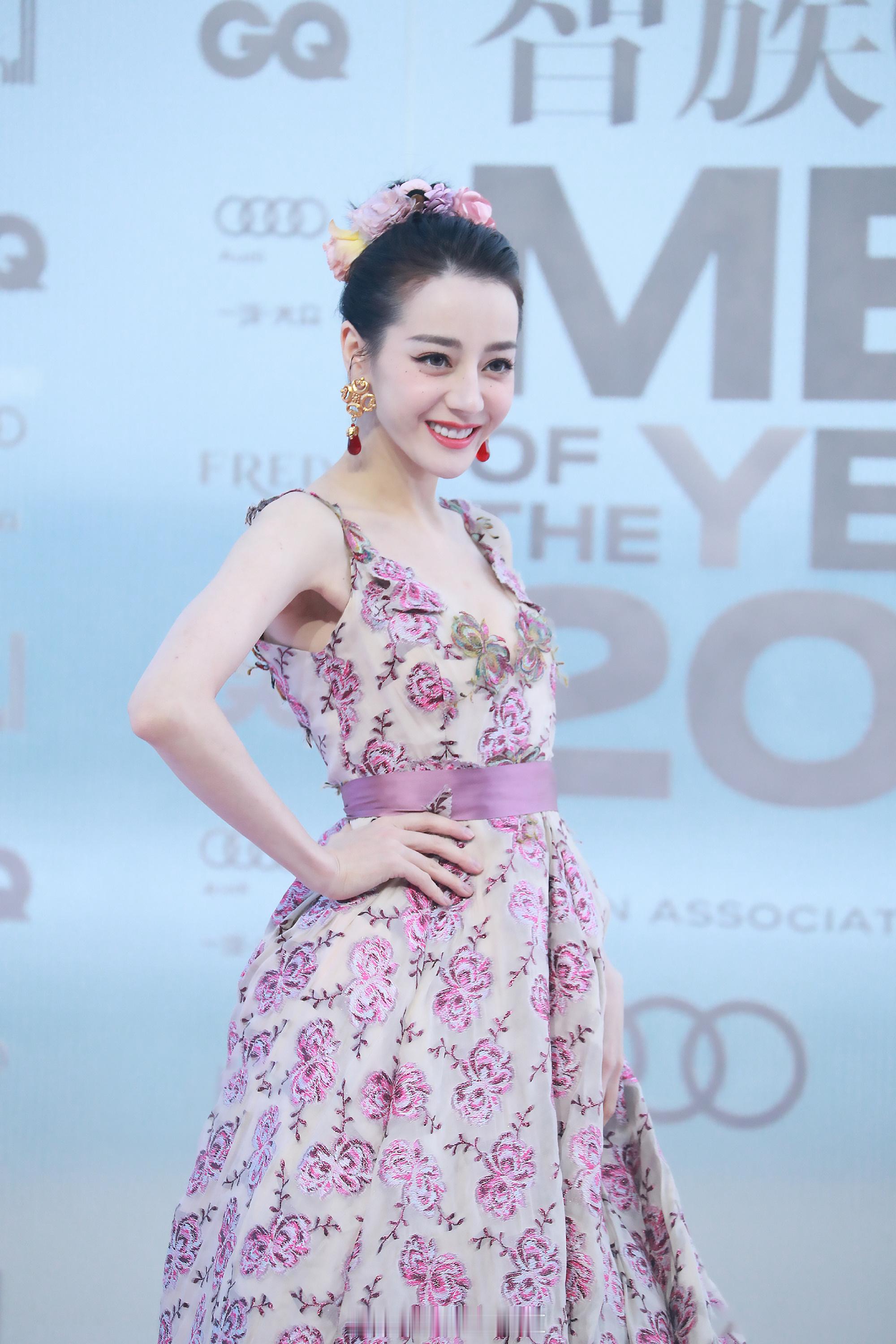 迪丽热巴盛典红毯现场