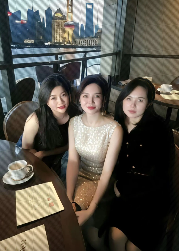 和好久不见的闺蜜聚聚会