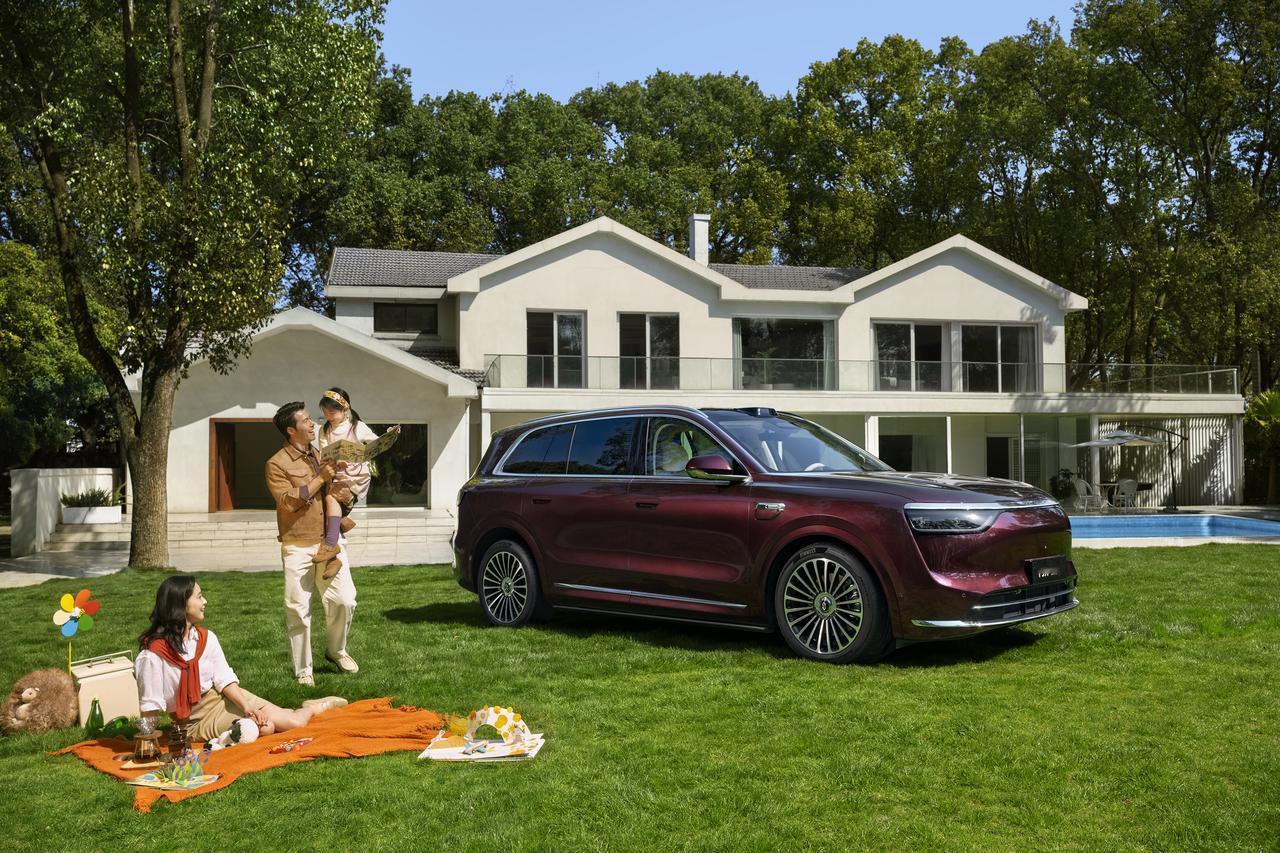 40万级SUV年度销冠！问界M8含金量有多足？手握40万预算买SUV，以前大家