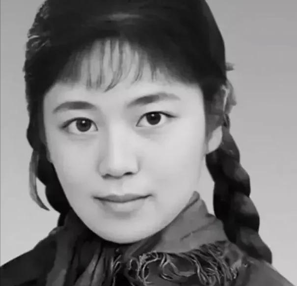 1977年，32岁女知青刘琦眼看着自己回城无望，嫁给一农民，新婚夜，刘琦看着憨厚