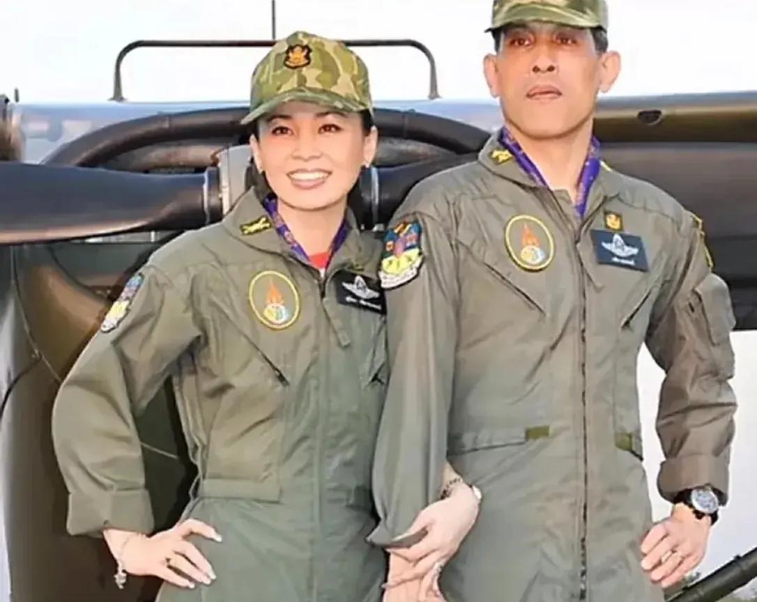 72岁了，比普京还硬核。泰国国王去不丹访问，往返都是自己和王后一起开着飞机。