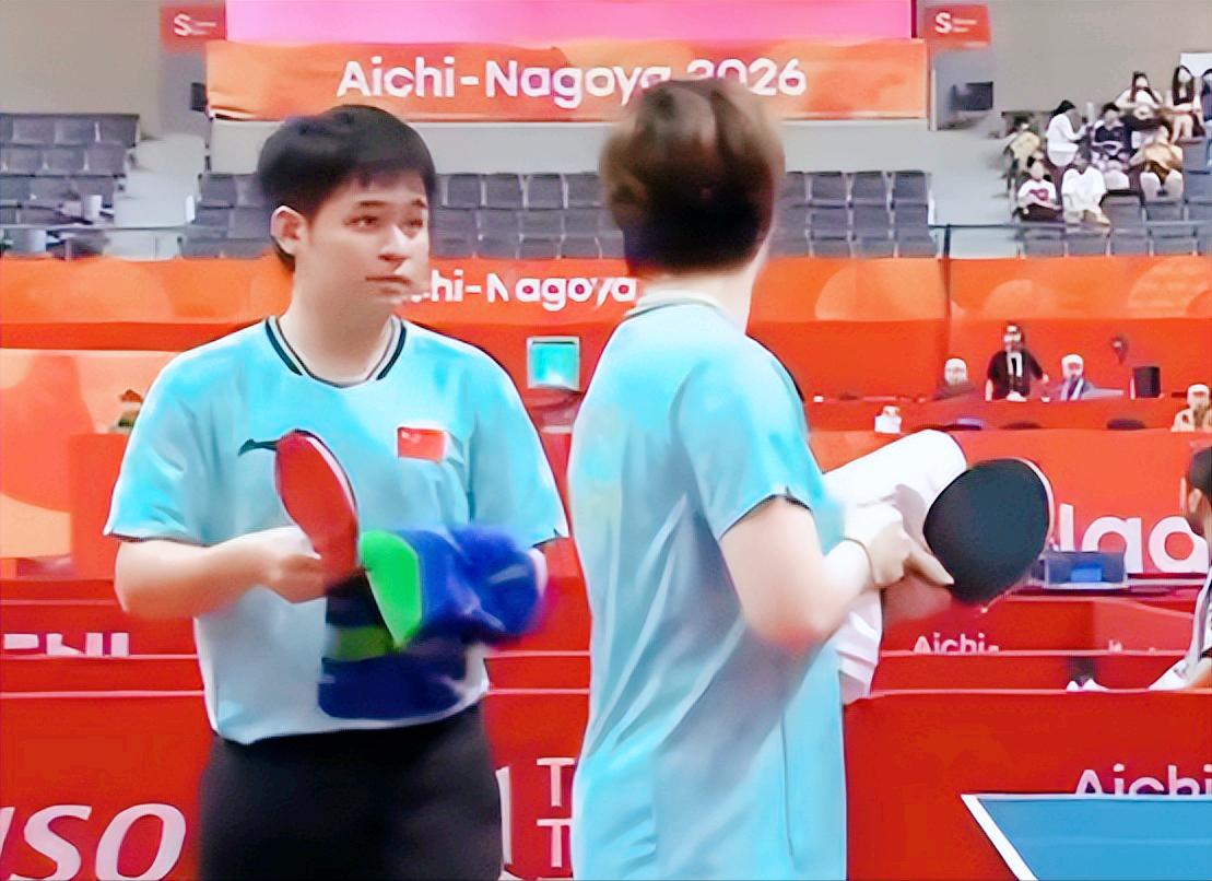 动漫组合为何能3:0零封李正直/金琴英？侯英超：今天林诗栋没退台。第一局