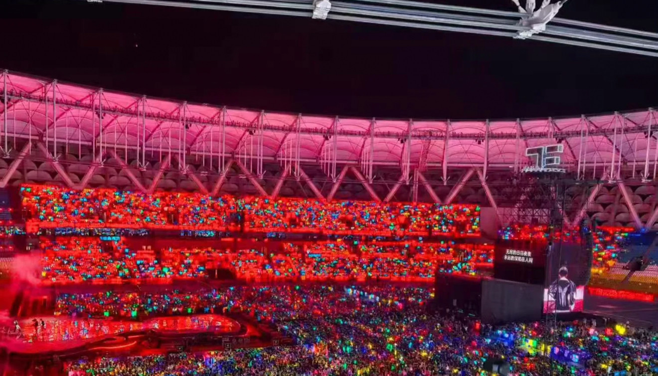 苏新皓战队内娱第三苏新皓的人气变化真的是具象化的，不管线上线下都给我一种势如破