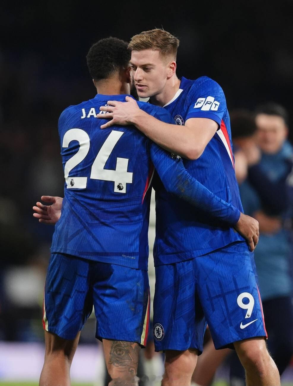 【切尔西换人败笔】切尔西1比1阿森纳如果说切尔西是本赛季欧洲足坛“10打11”