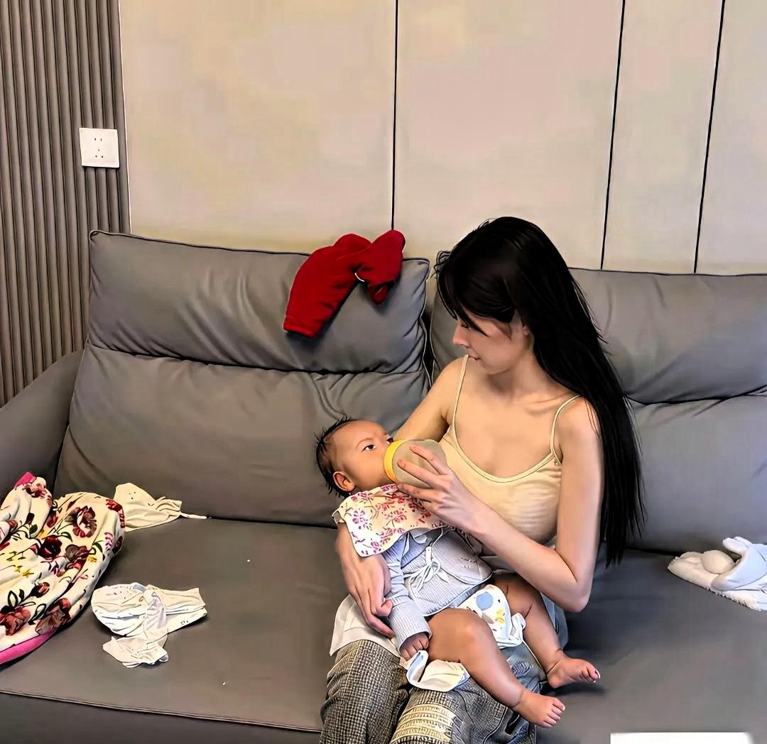 好看的人无论做什么都好看，一男子晒出他追了5年才追到手的女神，一结婚就给他生了个
