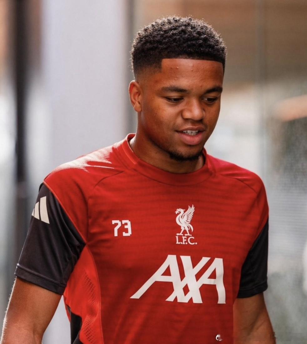 恩古这个新发型看着成熟了不少呀利物浦利物浦买人了吗