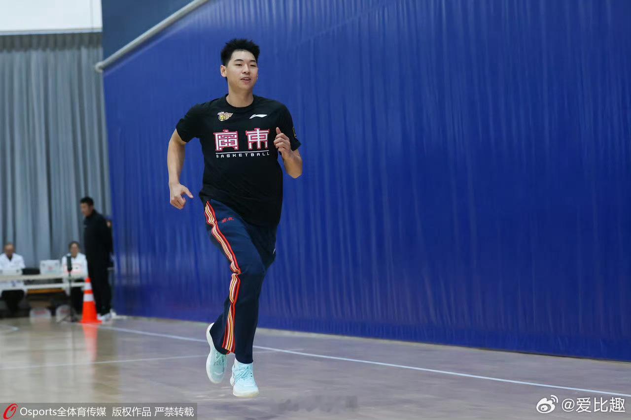 崔永熙：其实你仔细想，球员和教练间如果互相之间总有害怕的情绪，其实刚开始是正常的