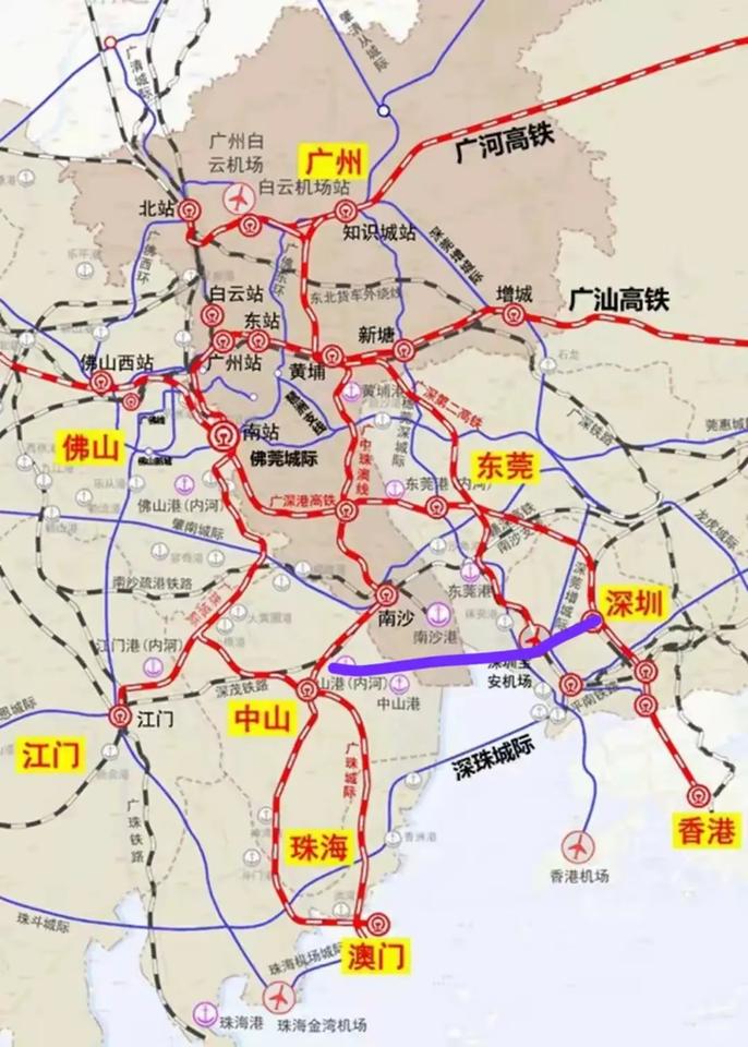 珠三角也太牛了，居然有这么多高铁，和很多城市的地铁一样密了。有人说深中通道一定