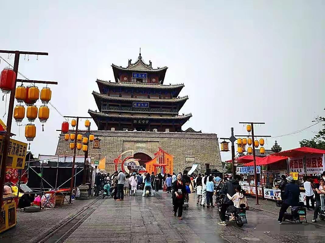 真正厉害的人，都擅长这4种思考方式。多数人为了逃避思考，愿意做任何事。这是大多