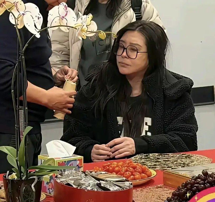 当年是多少男人心中的女神，而今容颜渐去人老珠黄！有记得她的名字吗？