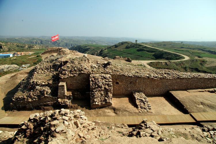 石峁遗址再一次印证了陕西不愧为中华文明的龙兴之地，众所周知，西安（咸阳）是周秦汉