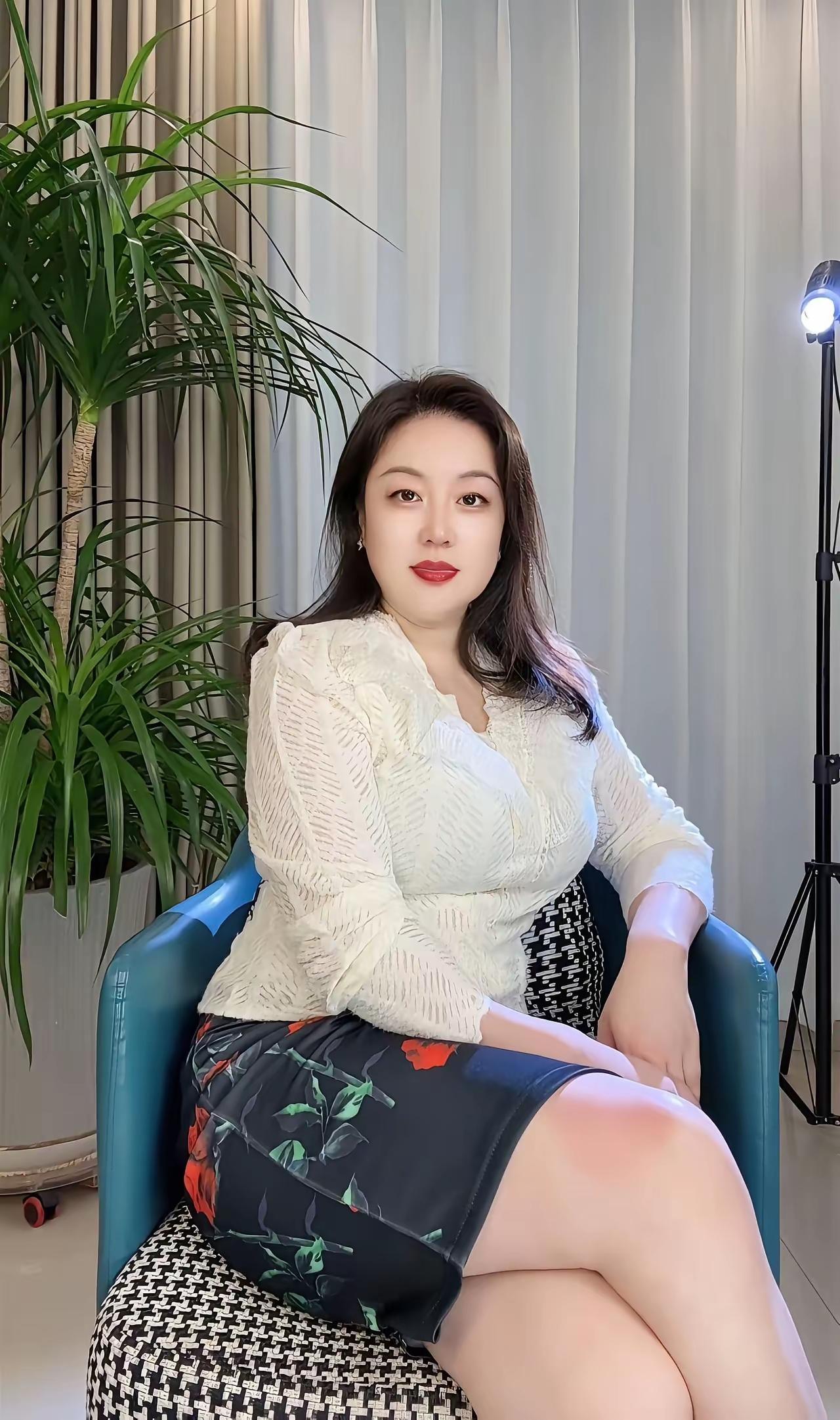 发现没有，女人让男人着迷的地方，不仅是漂亮的脸蛋，不胖不瘦的身材，