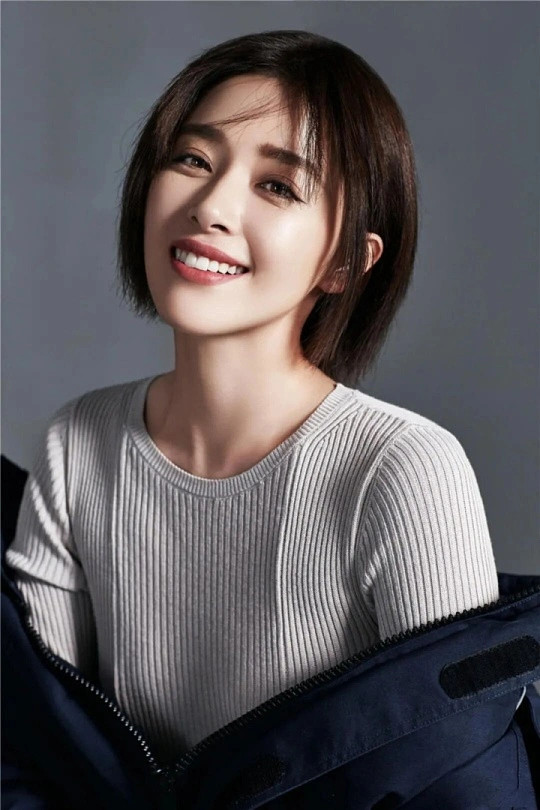 阚清子近照状态阚清子近照状态简直绝了！不管是孕晚期写真还是产后素颜，都透着满满幸