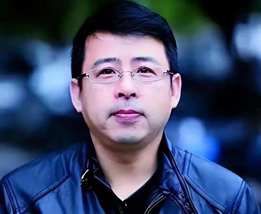 六年过去了，那个曾经口无遮拦的阿丘，如今定居汕头破旧的楼房里如果你是八零后或