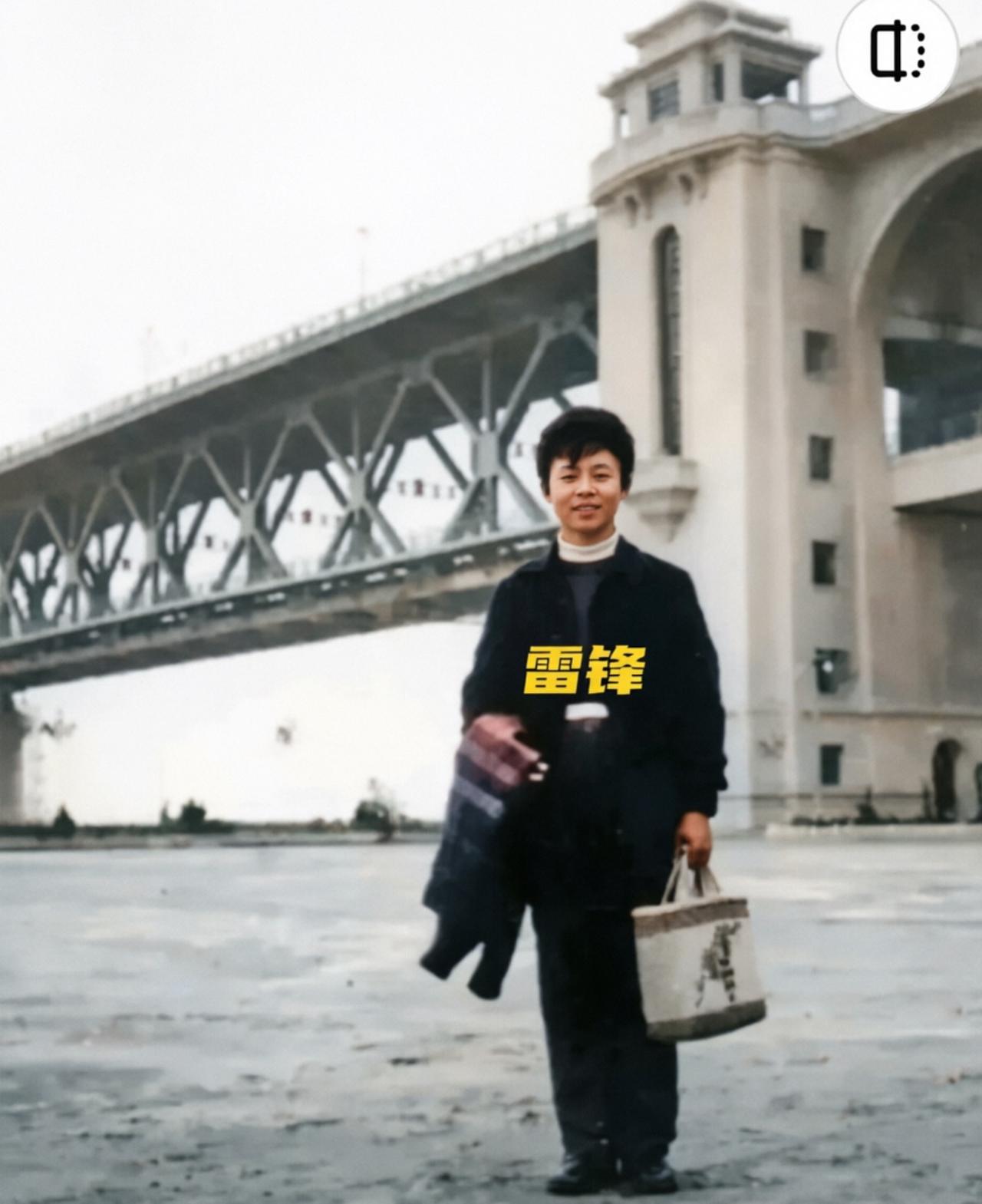 1958年的老照片，国人都知道他的名字，能猜出他的人很少，你认识吗？