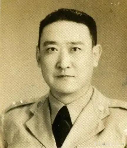 1949年，马呈祥带着800两黄金逃往埃及。临行前，张治中极力挽留，可他却长叹道