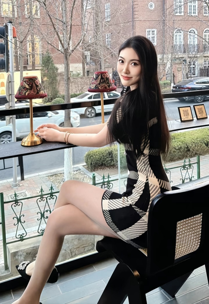 美腿丝袜短裙大长腿