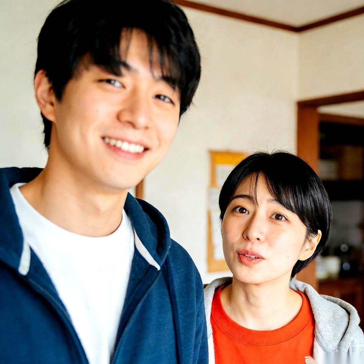 浙江那个娶了三婚带三娃大姐的00后小伙，终于扛不住了。他晚上九点拖着身子下班回