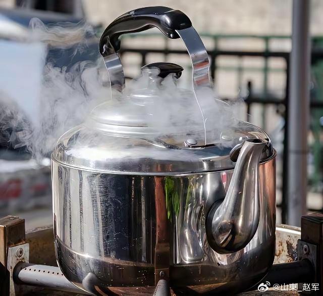 原来阴虚是假象！中医直言：阳气虚了，身体才会“缺水”之前遇着个患者特典型，夏天