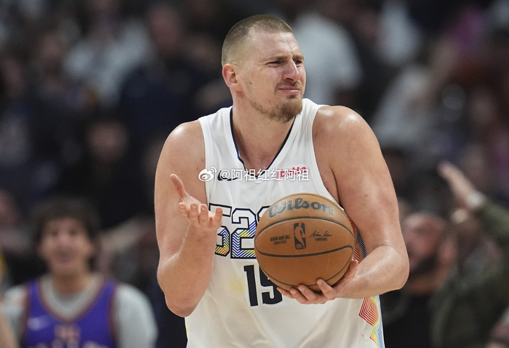 掘金队客场以128-125险胜犹他爵士。比赛结束之后，爵士队主教练威尔·哈迪接受