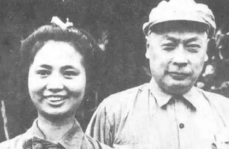 1974年，陈毅夫人张茜病重，粟裕夫妇前去看望，两家儿女的婚事也在此时正式定下