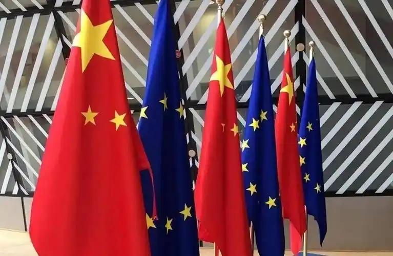 当人工智能的威胁从“造福人类”变成“技术武器化”，西方主导的安全秩序也就彻底漏底