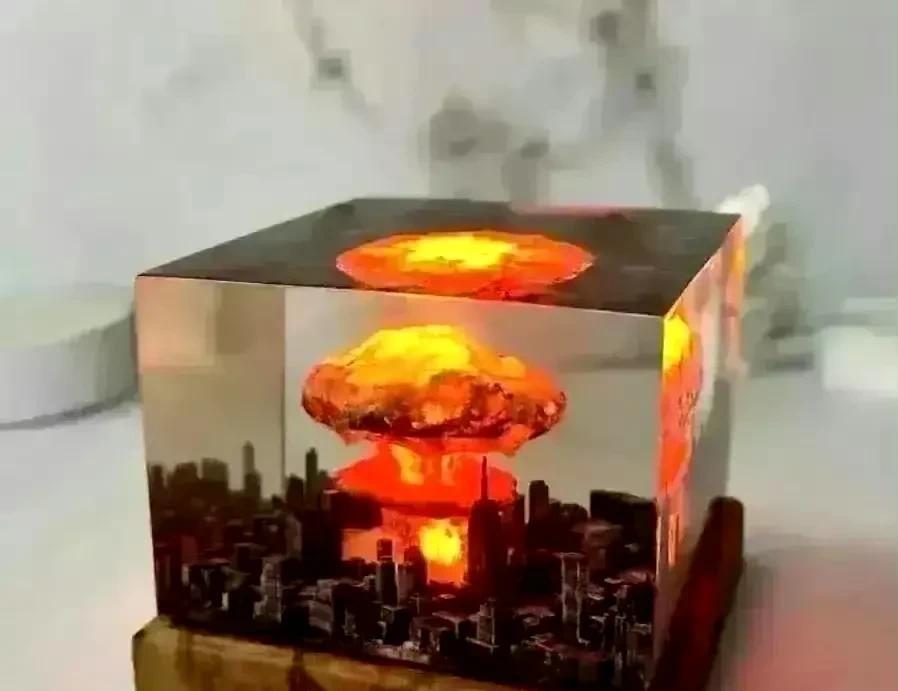 如果把这个作为礼物，送给日本网友，赠语怎么写合适？[笑着哭]