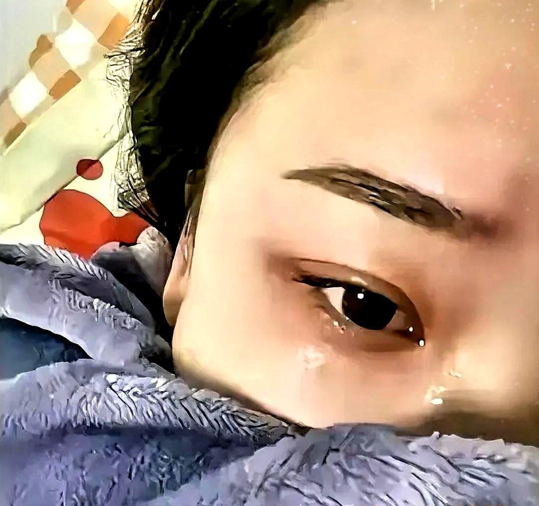 我老公大半夜的突然回来，跟个疯狗似的往床上扑！让他克制一下？呵呵，直接原形毕