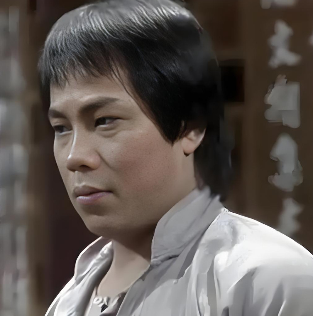 陈真去世了。我童年的记忆，当时最崇拜的人。那是大概六七岁吧，每天放学，写完作业，