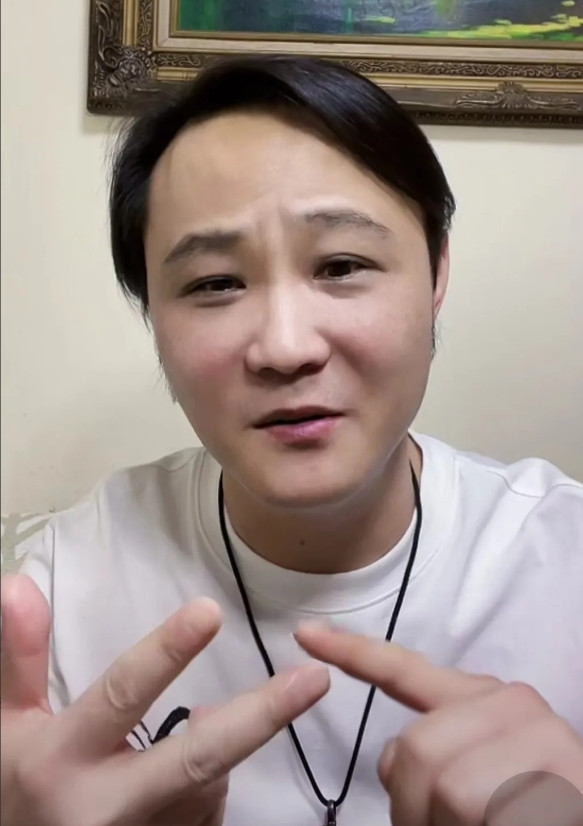 闫云达透露相声七月风波时候，是郑好和王惠申请去黑龙江一段时间，是为了躲避风头，因