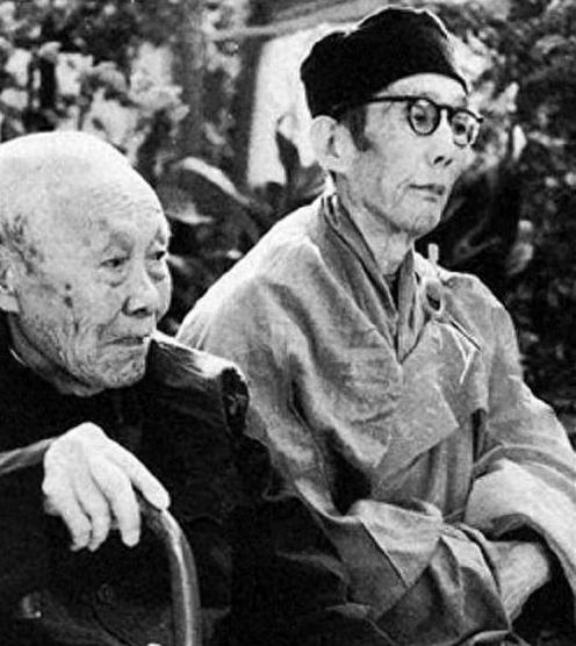 晚清时期，婉容把太监孙耀庭叫进闺房，命令他伺候自己冲澡，谁知，当她解开衣衫，孙耀