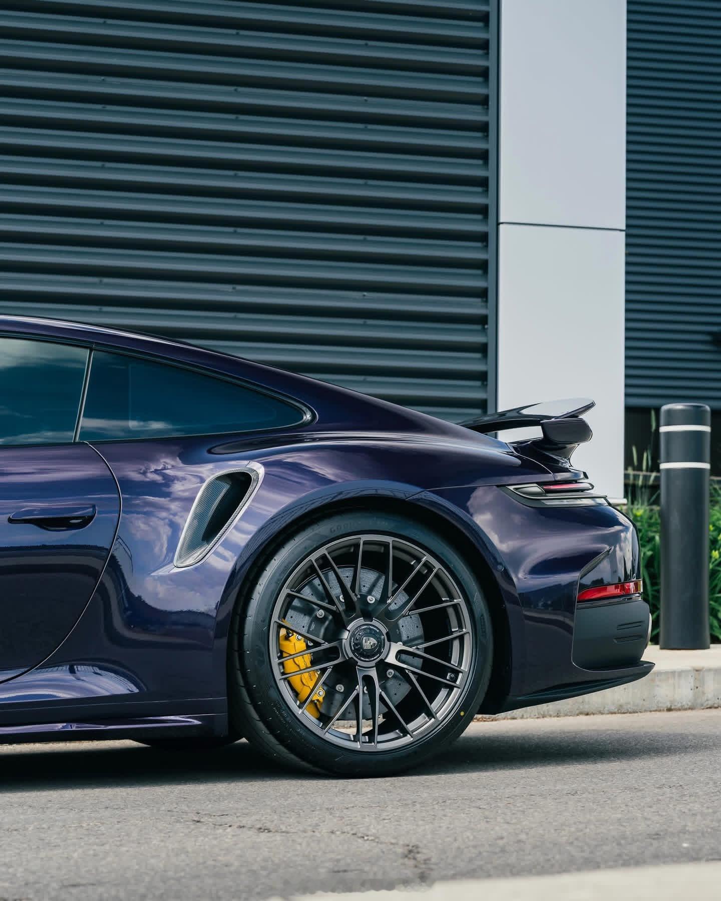 😈😈😈紫色终极跑车👿👿👿992.2PORSCHE911TURB
