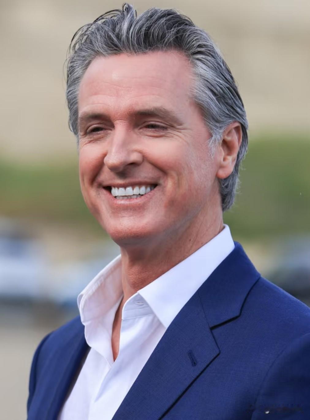 加洲洲长纽森大祸临头？当地时间4月25日晚，特朗普在华盛顿希尔顿酒店举行的白