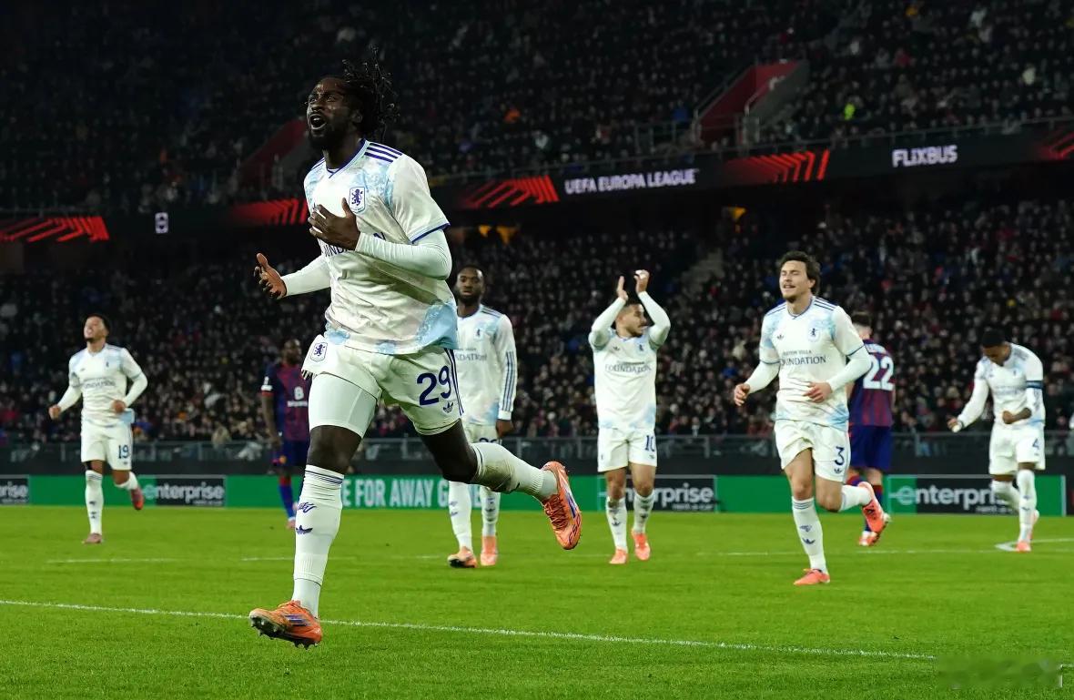 英超冬窗转会转会市场瞬息万变，确实也影响到了多个球队。水晶宫本来在谈高价买下狼